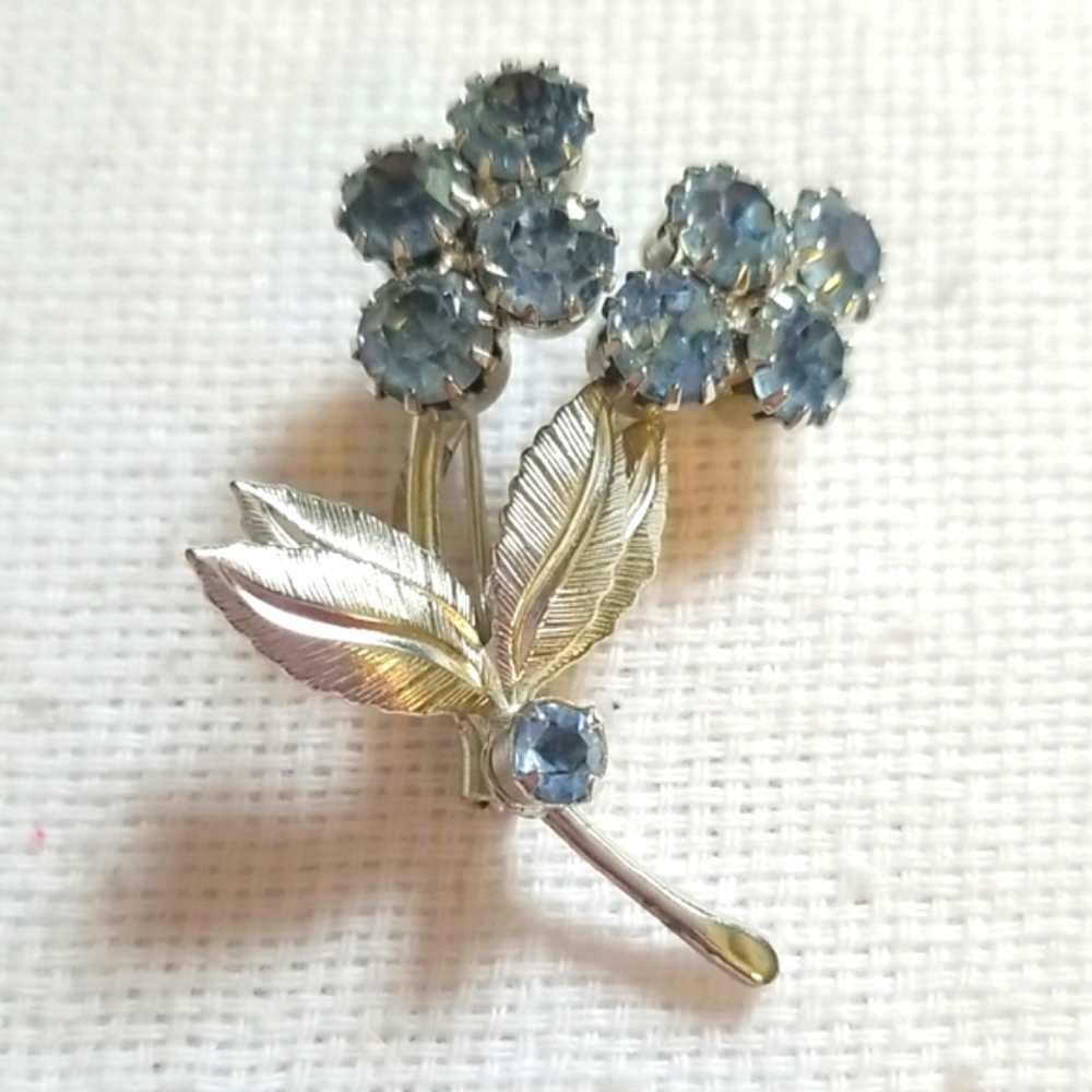 Vintage Silver Blue Stone Flower Brooch